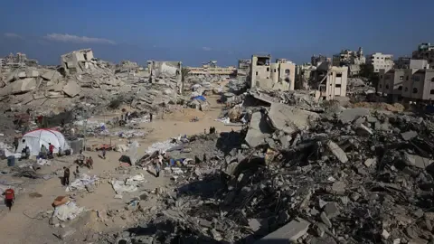 Military Tanks Push into Key Gazan Civilian District
